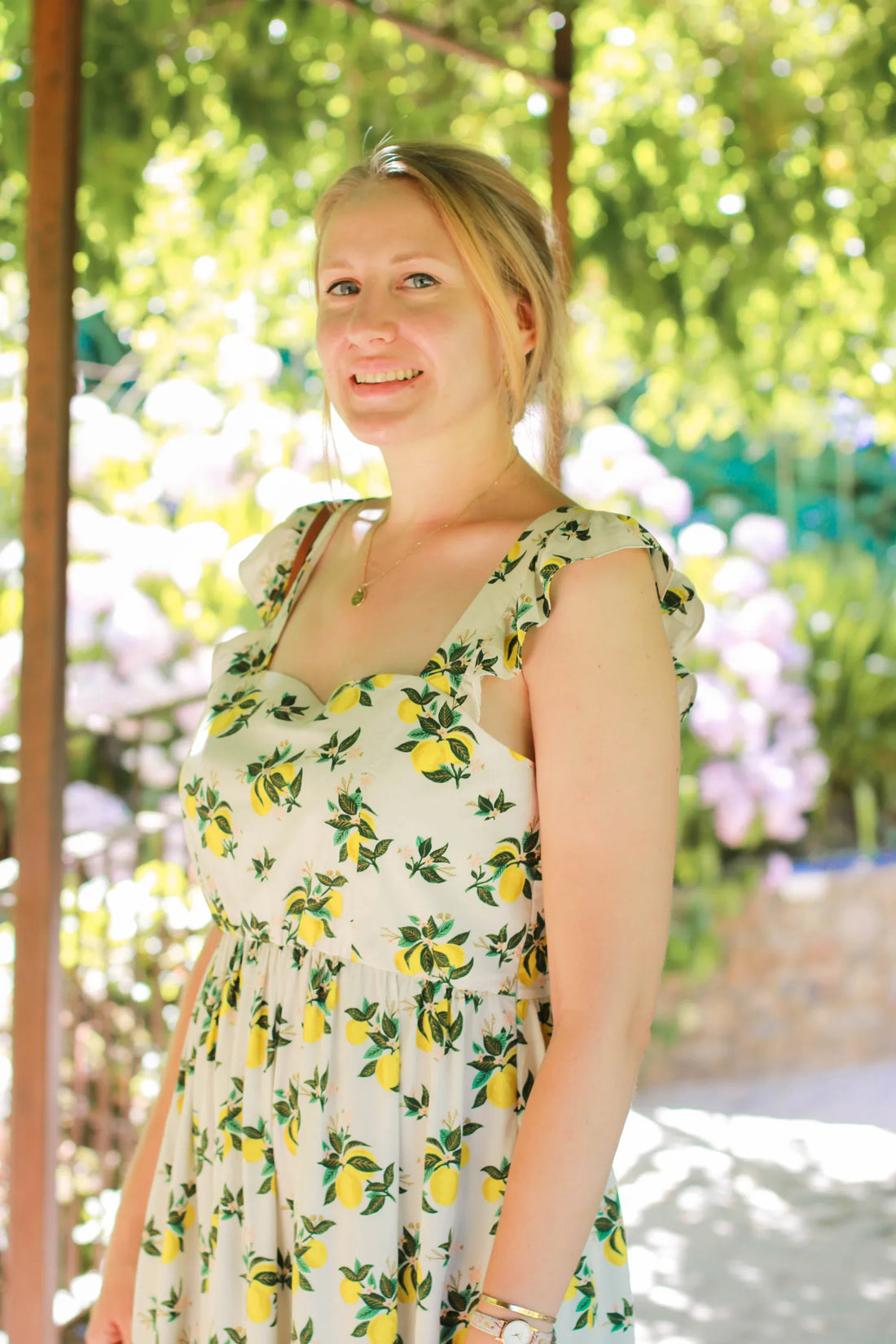 La robe Muse citronnée