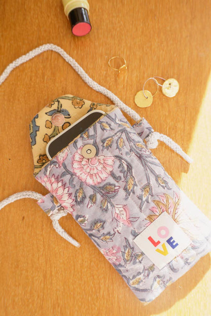 Pochette téléphone Saku